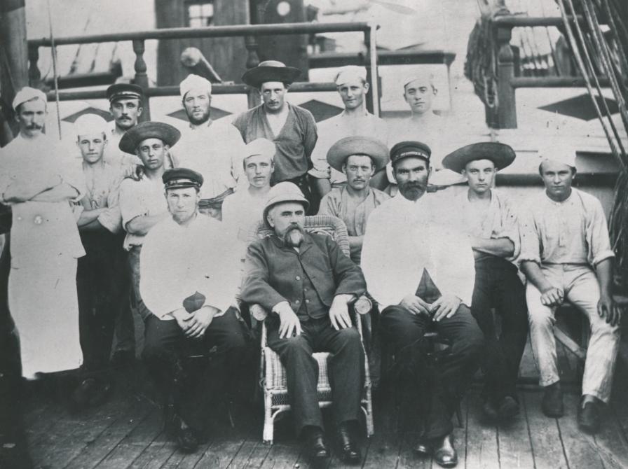 Mandskab Hydra. I midten A.C.C. Tv. for ham Christen Andreasen Christensen